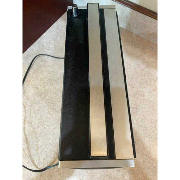 Vintage Montgomery Ward Airline FM/AM/CB 8 Band IC Solid State Radio Model GEN-1 - Picture 8 of 8